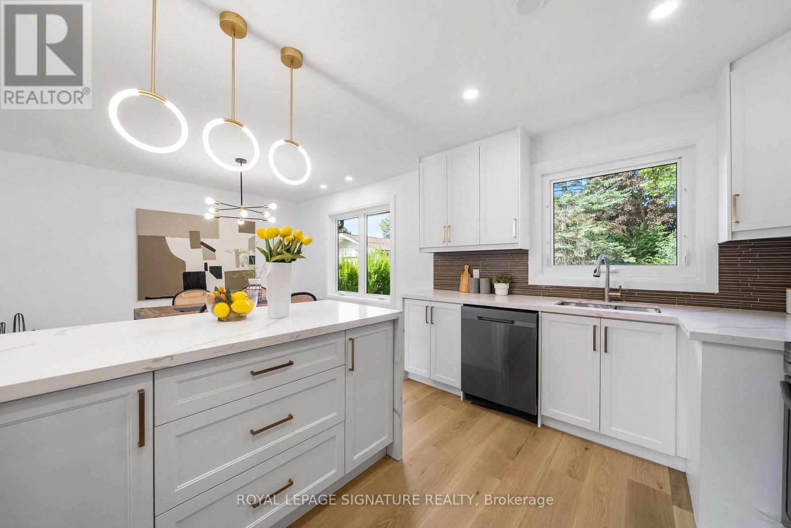 Main - 247 Kathryn Crescent, Newmarket (Central Newmarket), Ontario  L3Y 1L9 - Photo 11 - N12902308