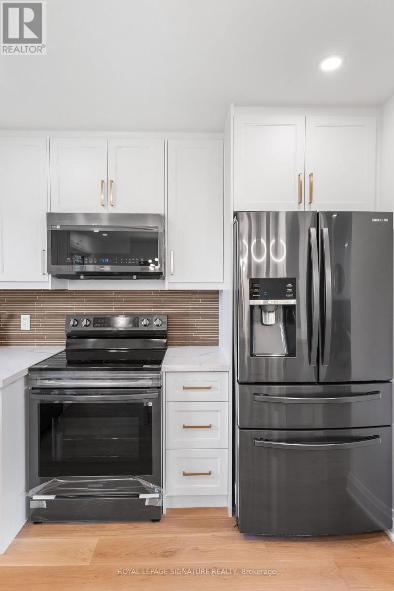 Main - 247 Kathryn Crescent, Newmarket (Central Newmarket), Ontario  L3Y 1L9 - Photo 13 - N12902308