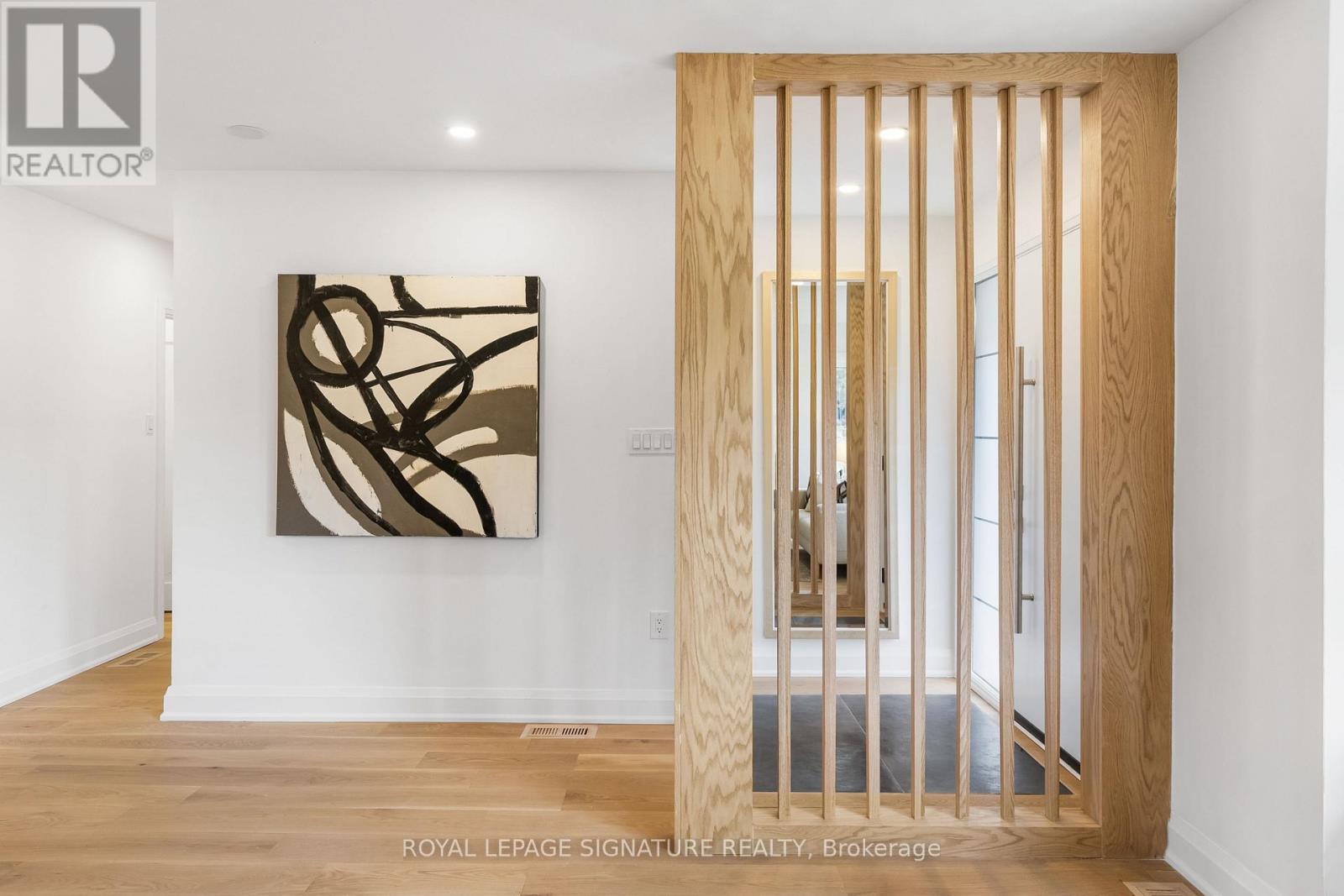 Main - 247 Kathryn Crescent, Newmarket (Central Newmarket), Ontario  L3Y 1L9 - Photo 5 - N12902308