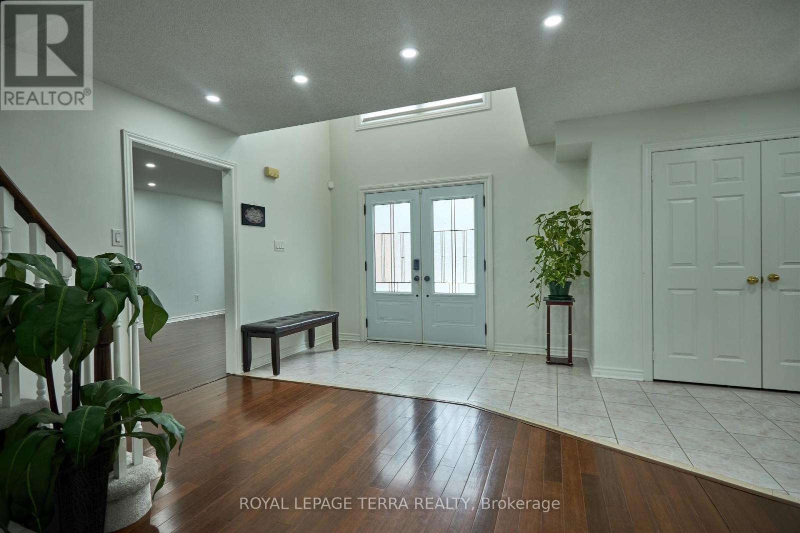 59 Russell Hill Drive, Barrie, Ontario  L4N 0C1 - Photo 5 - S12893592