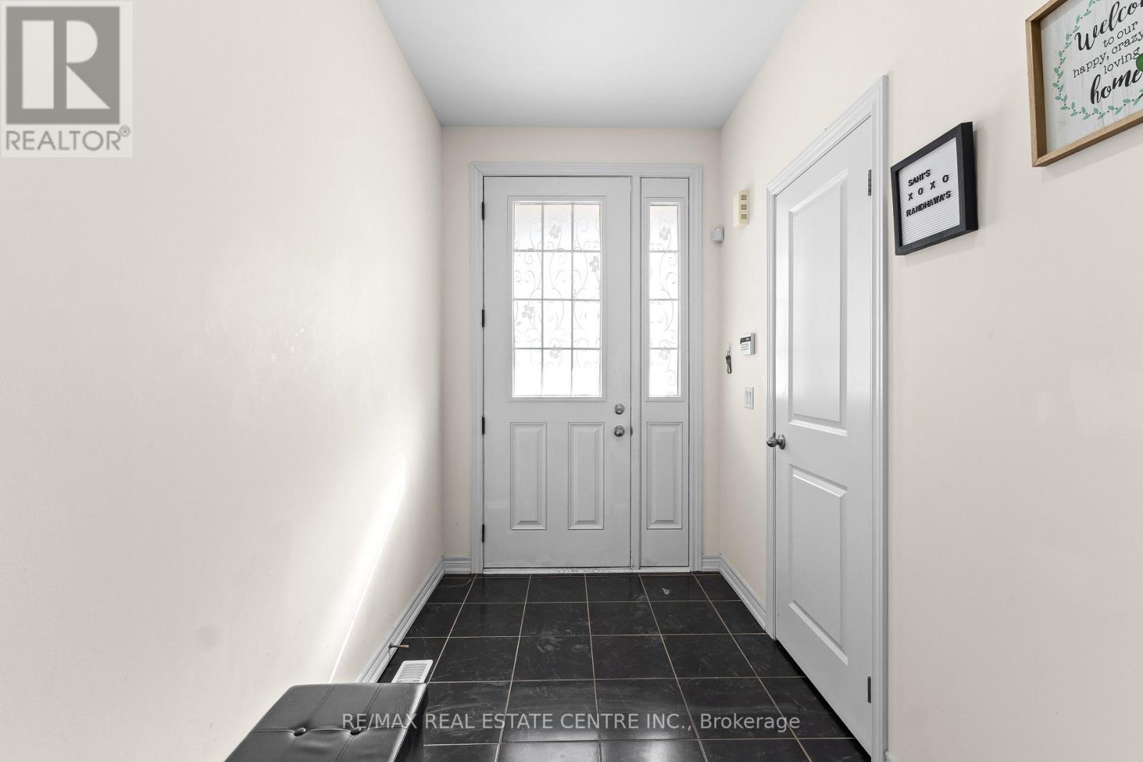 74 Ivor Crescent, Brampton, Ontario  L7A 4L7 - Photo 3 - W12902330