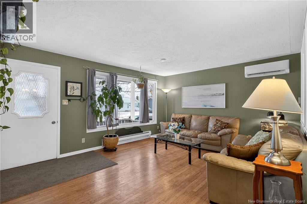 64 Dawn Crescent, Moncton, New Brunswick  E1G 1K3 - Photo 2 - NB135188