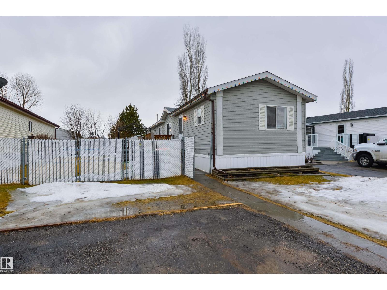 #172 3400 48 ST, stony plain, Alberta