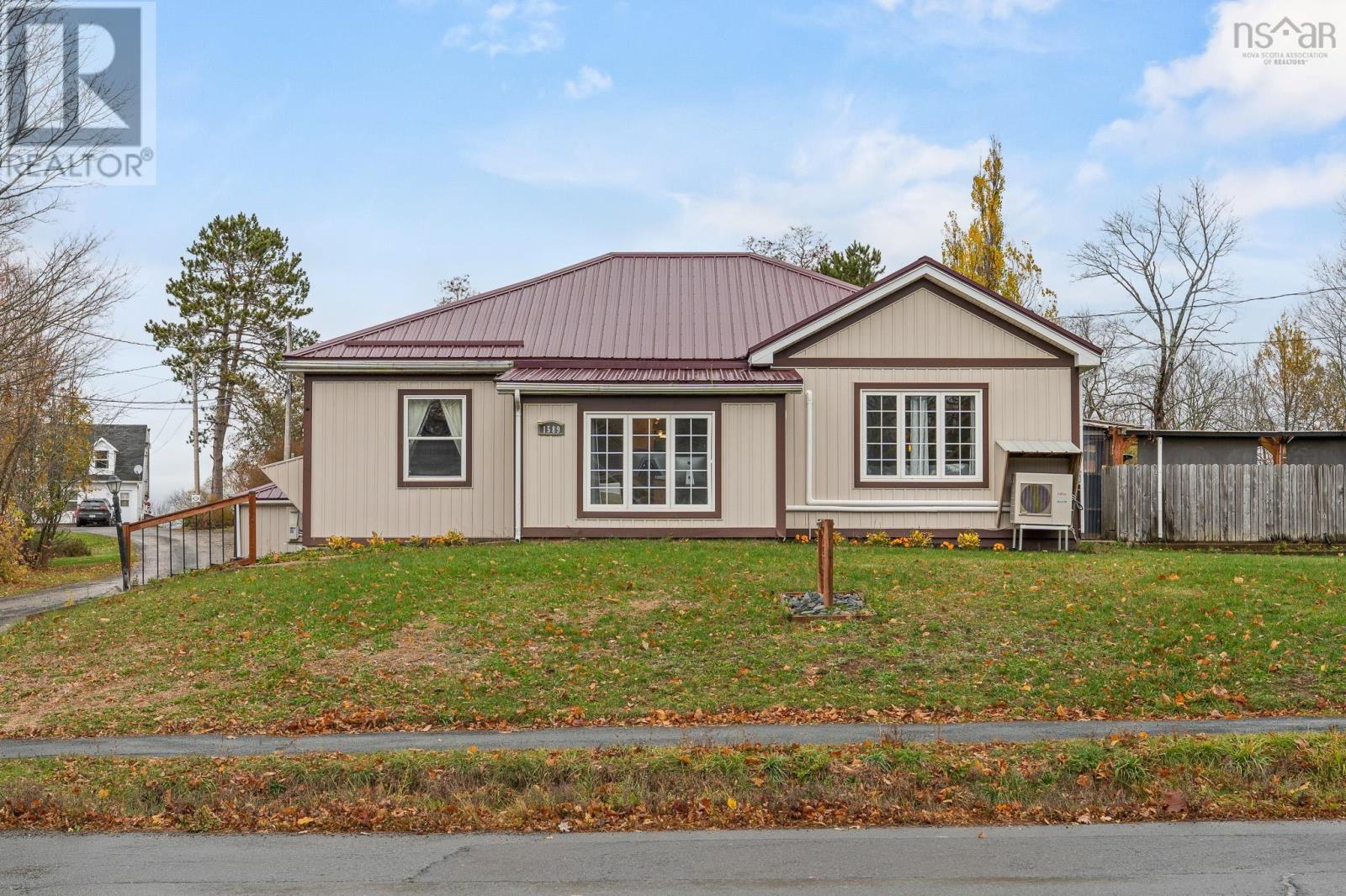 1589 King Street, Windsor, Nova Scotia  B0N 2T0 - Photo 1 - 202528124