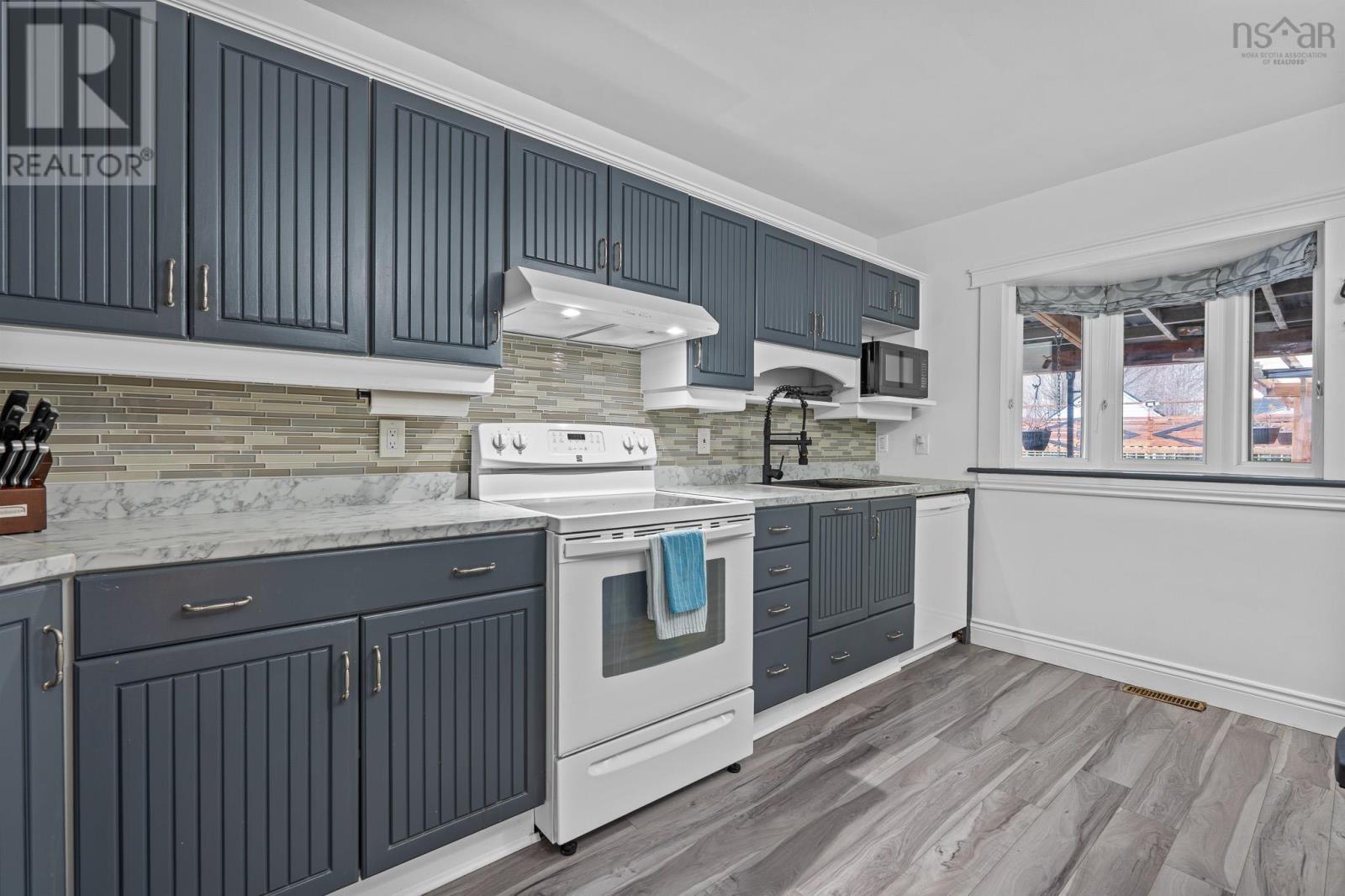 1589 King Street, Windsor, Nova Scotia  B0N 2T0 - Photo 4 - 202528124