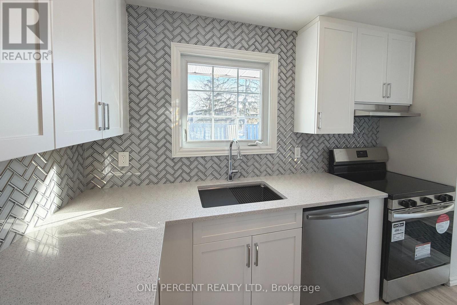 1511 Fisher Avenue, Ottawa, Ontario  K2C 3M8 - Photo 11 - X12852902