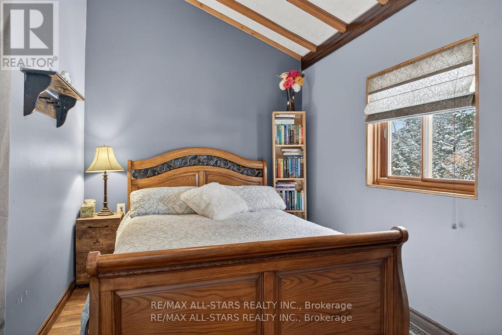 28 Pine Ridge Road, Kawartha Lakes, Ontario  K0M 2L0 - Photo 16 - X12902372