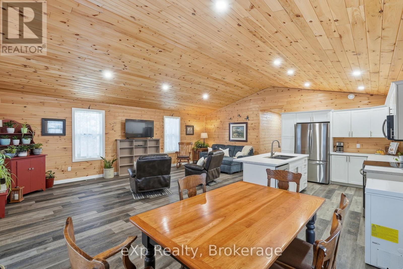 38 Miller Lake Road, Northern Bruce Peninsula, Ontario  N0H 1Z0 - Photo 16 - X12902374