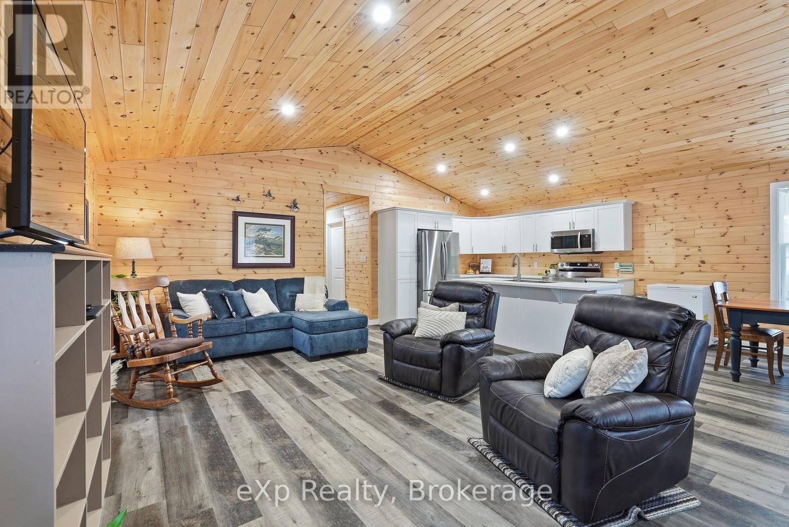 38 Miller Lake Road, Northern Bruce Peninsula, Ontario  N0H 1Z0 - Photo 21 - X12902374