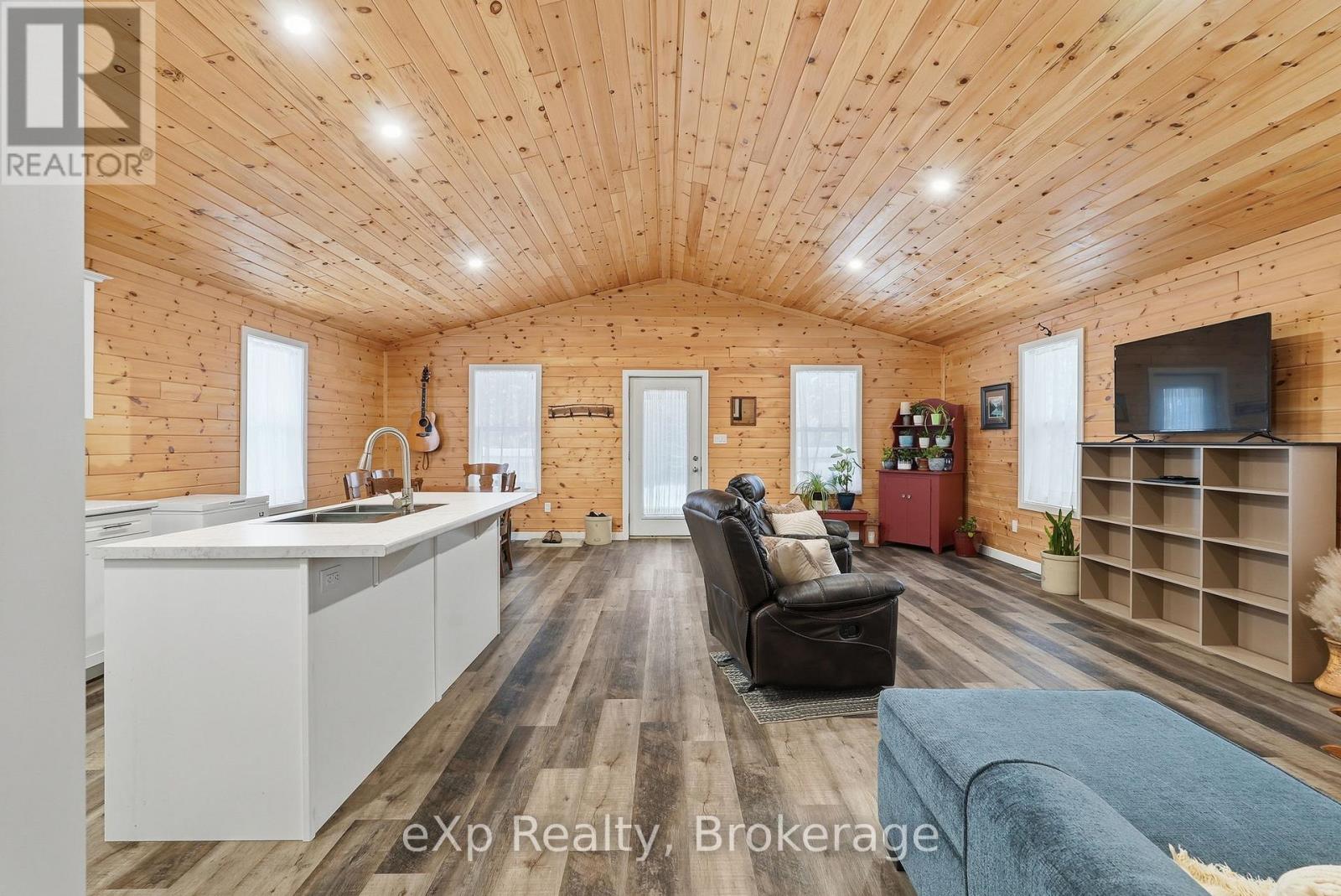 38 Miller Lake Road, Northern Bruce Peninsula, Ontario  N0H 1Z0 - Photo 24 - X12902374