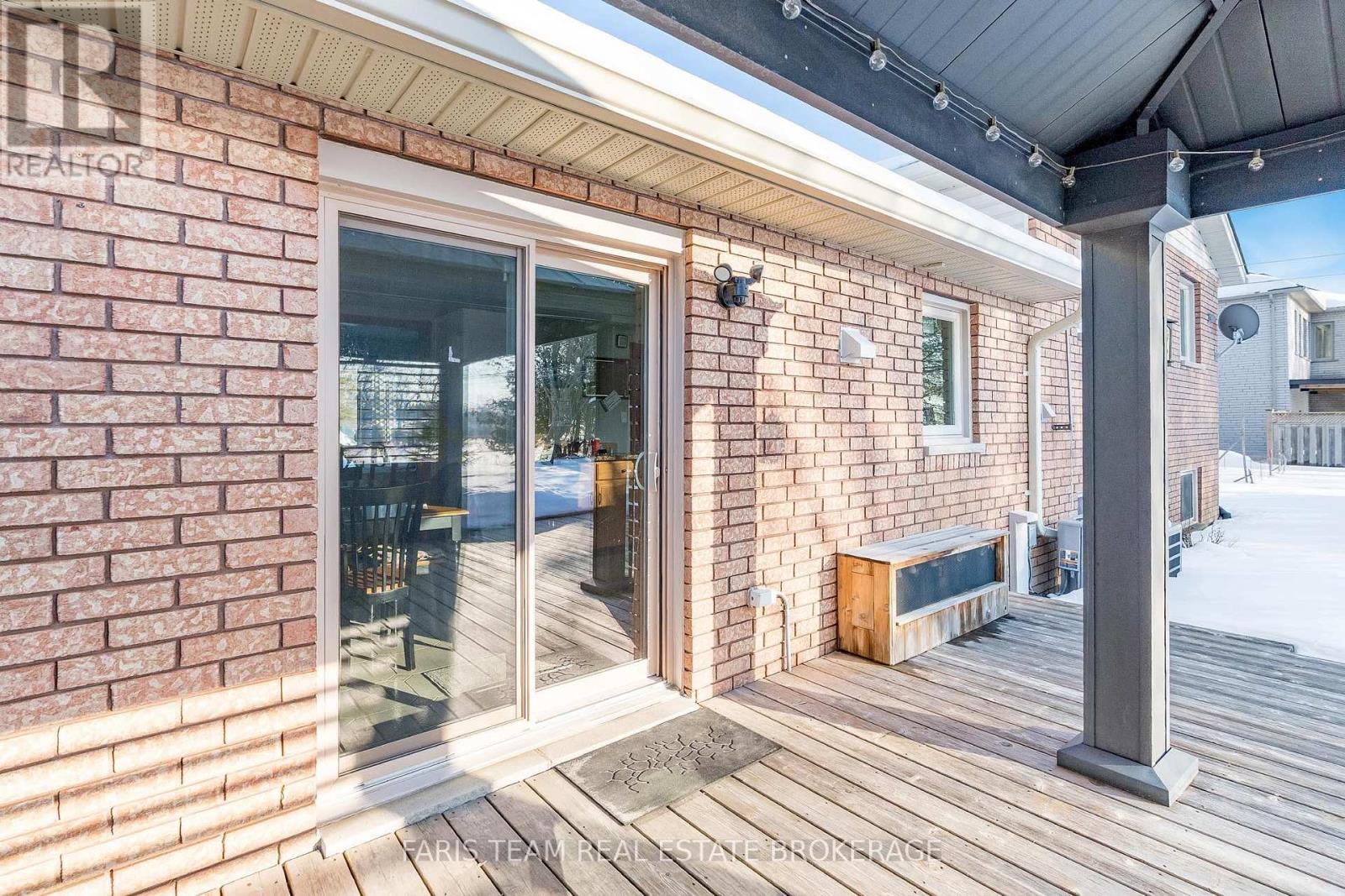 856 Church Drive, Innisfil, Ontario  L0L 1K0 - Photo 28 - N12902376