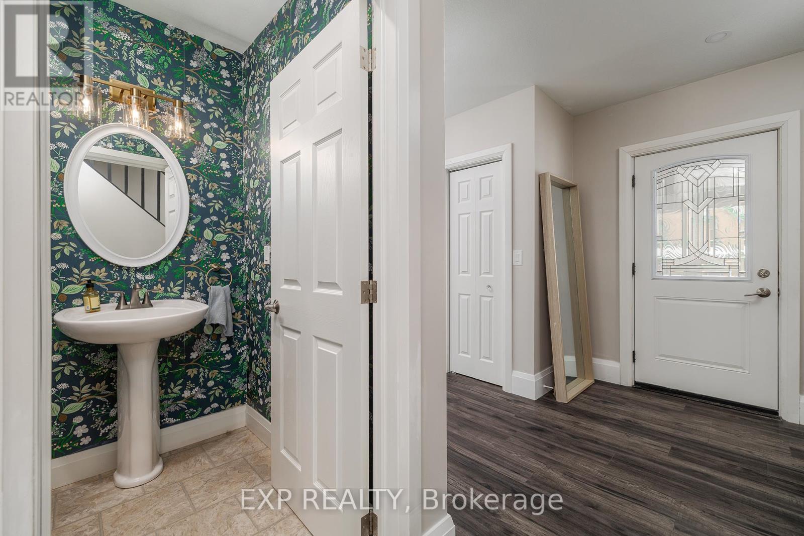 591 11th Avenue, Hanover, Ontario  N4N 2S5 - Photo 13 - X12902340