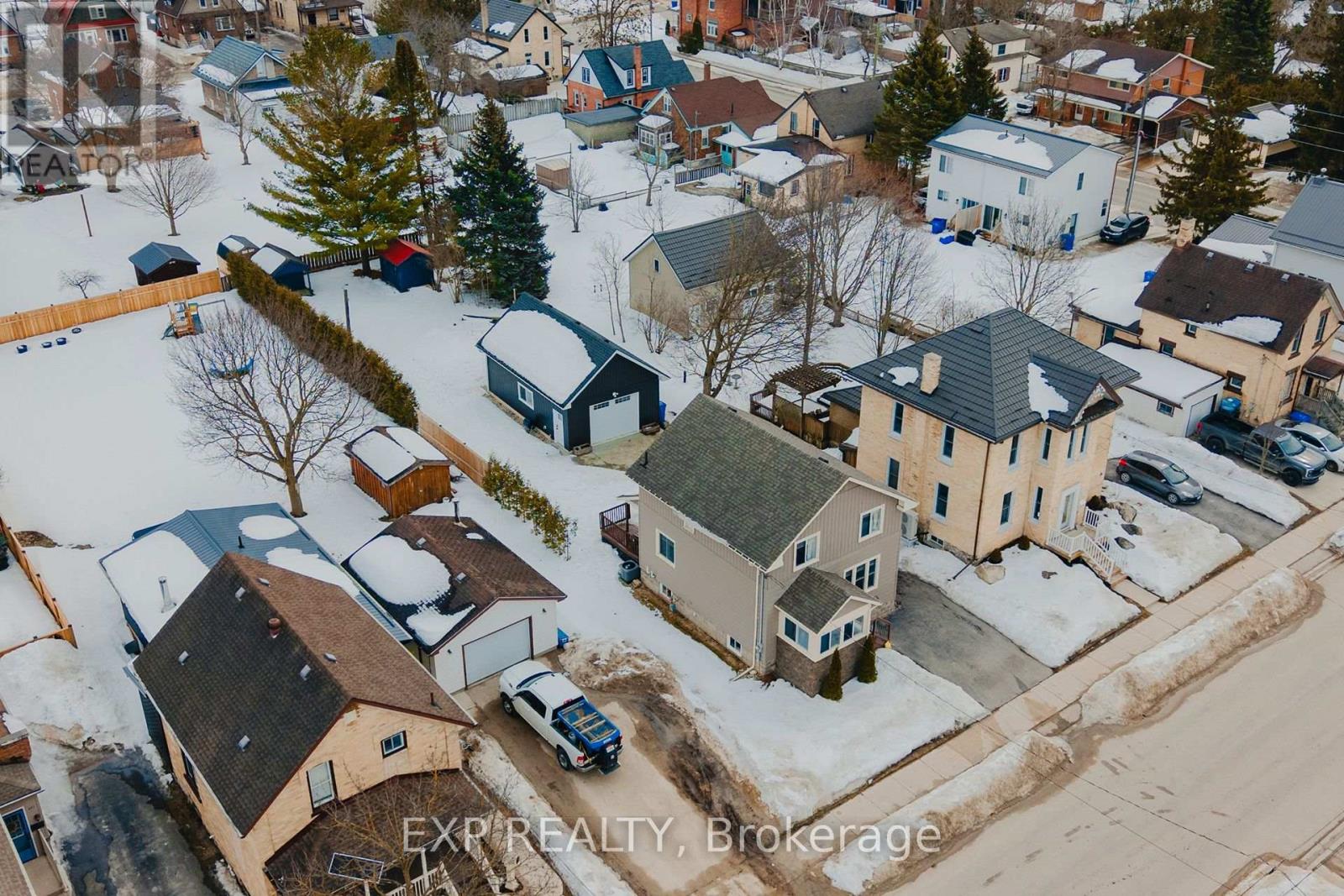 591 11th Avenue, Hanover, Ontario  N4N 2S5 - Photo 2 - X12902340