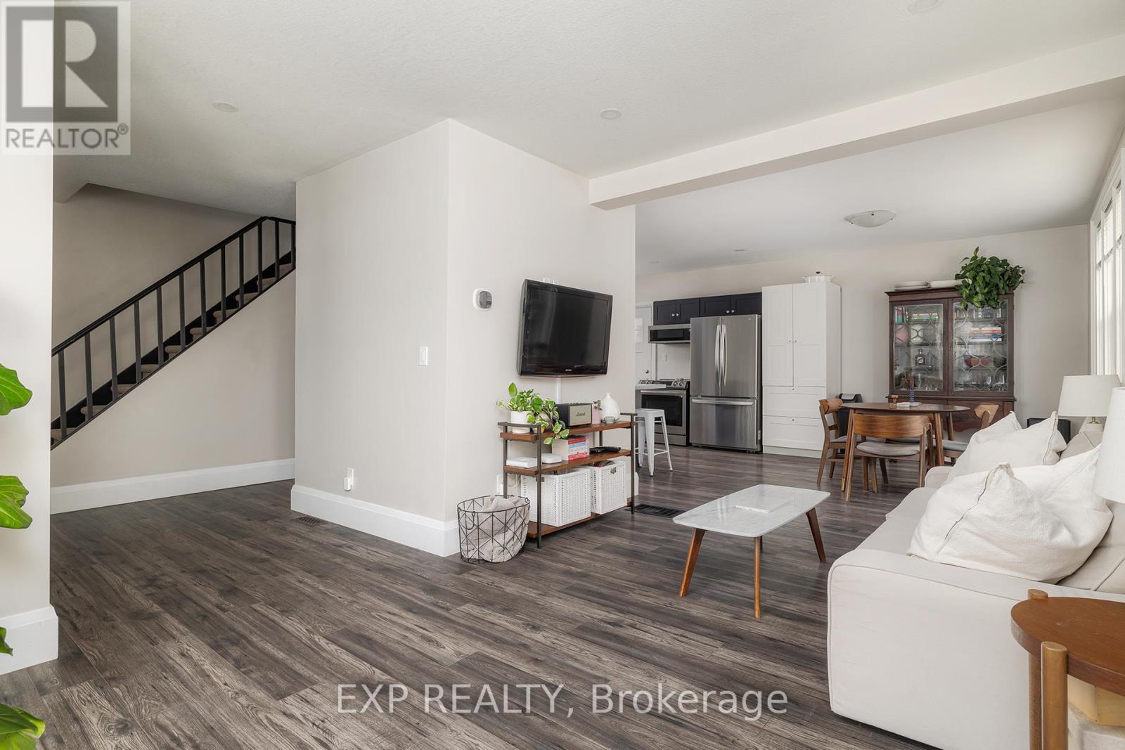 591 11th Avenue, Hanover, Ontario  N4N 2S5 - Photo 6 - X12902340