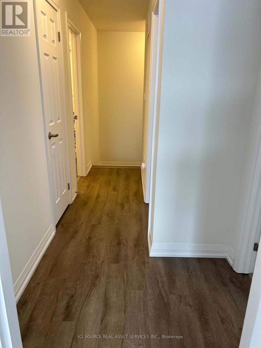 8 Kensington Road, Haldimand, Ontario  N3W 0J9 - Photo 12 - X12902364