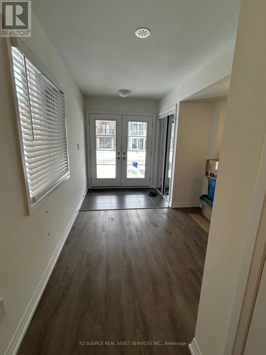 8 Kensington Road, Haldimand, Ontario  N3W 0J9 - Photo 4 - X12902364