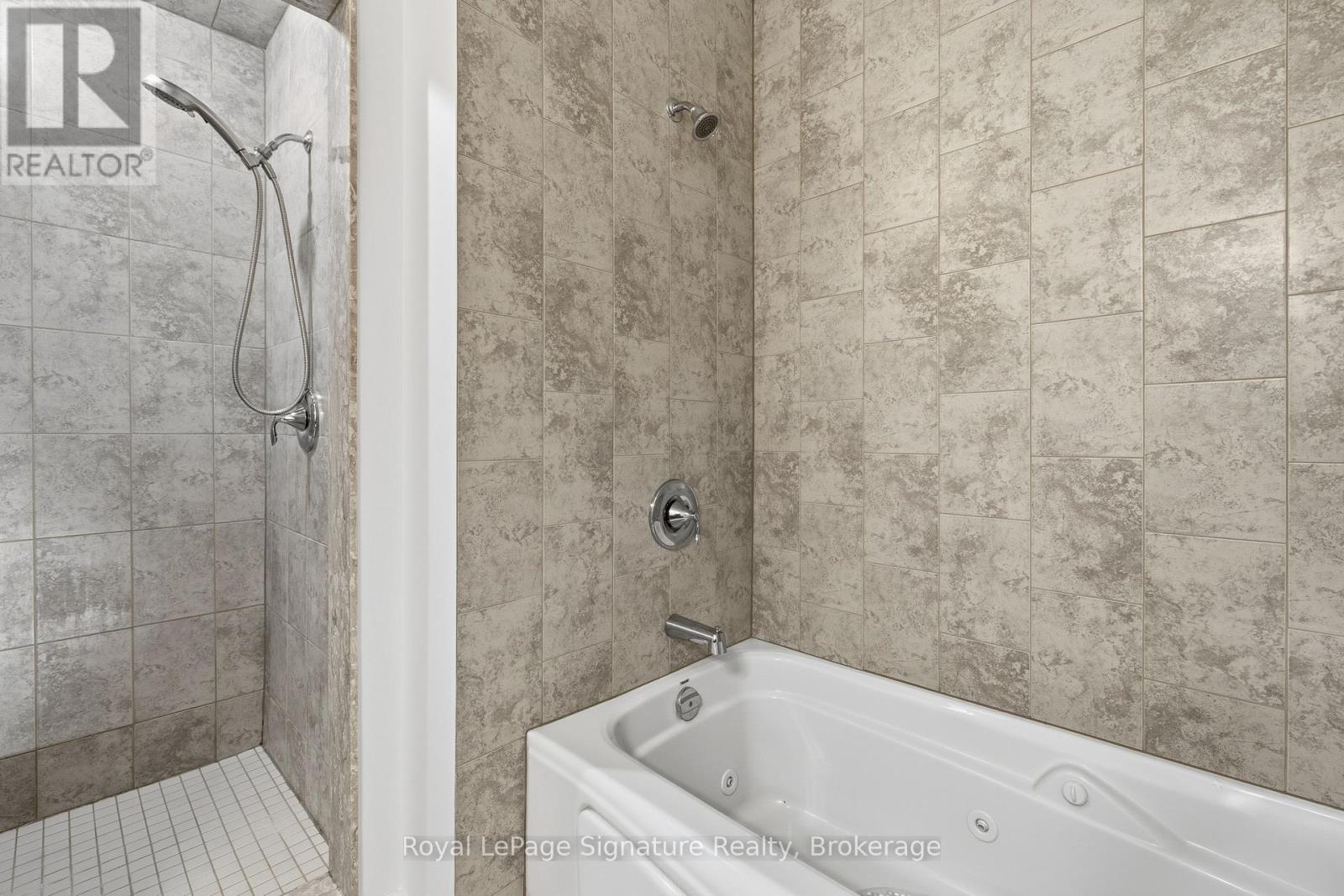 207 - 27 Beaver Street, Blue Mountains, Ontario  N0H 2P0 - Photo 15 - X12902450