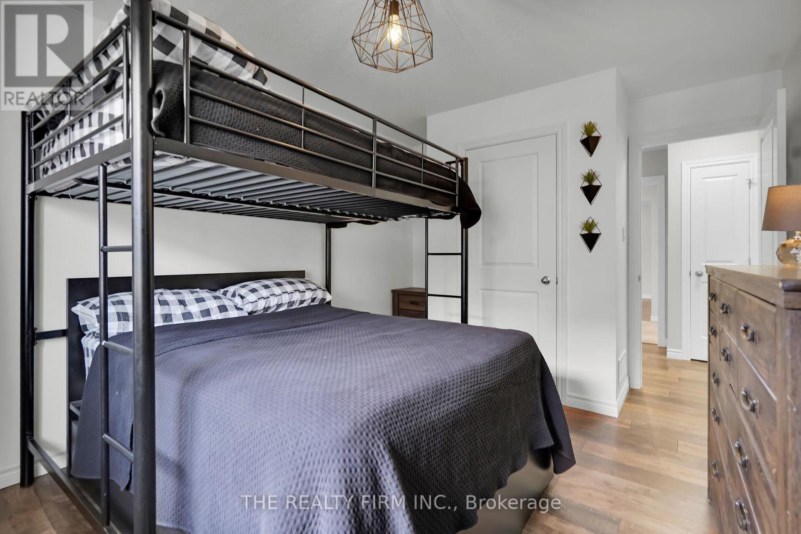 15 Glenwood Street, St. Thomas, Ontario  N5R 0G9 - Photo 21 - X12902416