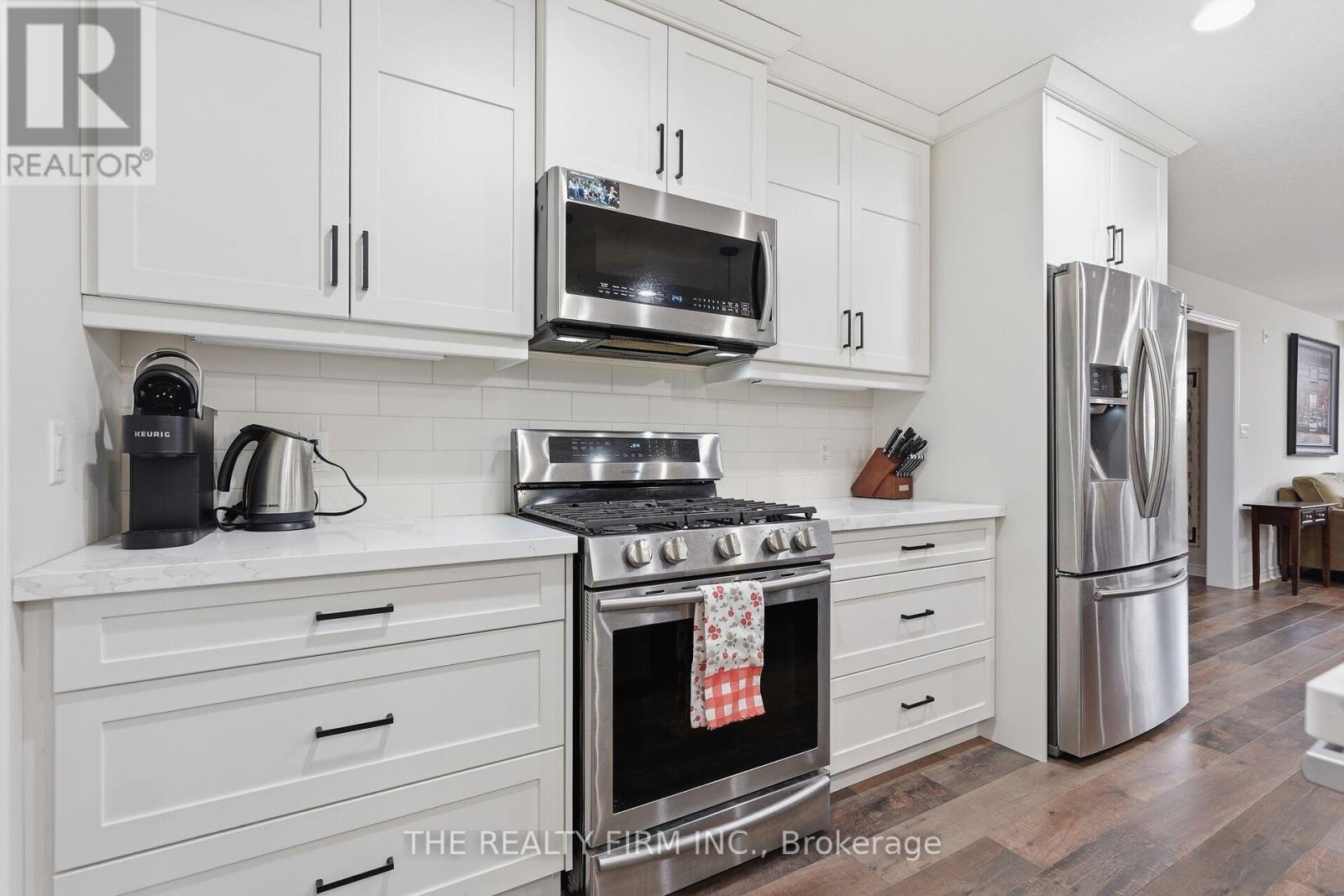 15 Glenwood Street, St. Thomas, Ontario  N5R 0G9 - Photo 27 - X12902416