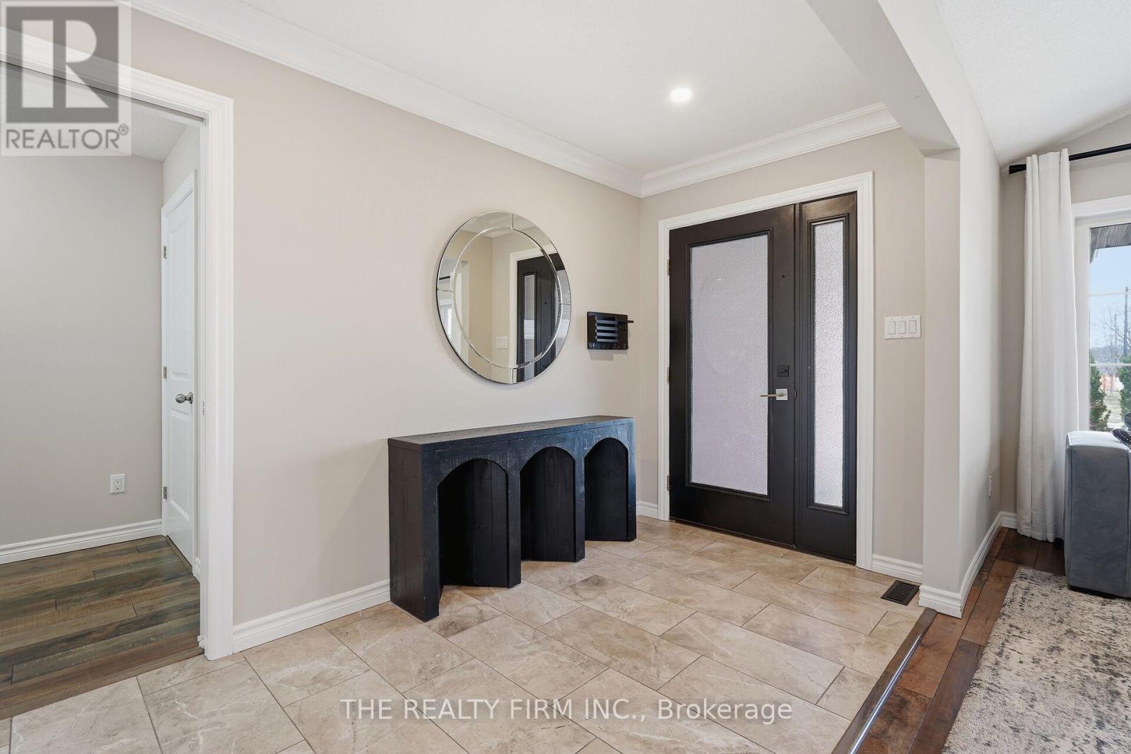 15 Glenwood Street, St. Thomas, Ontario  N5R 0G9 - Photo 4 - X12902416