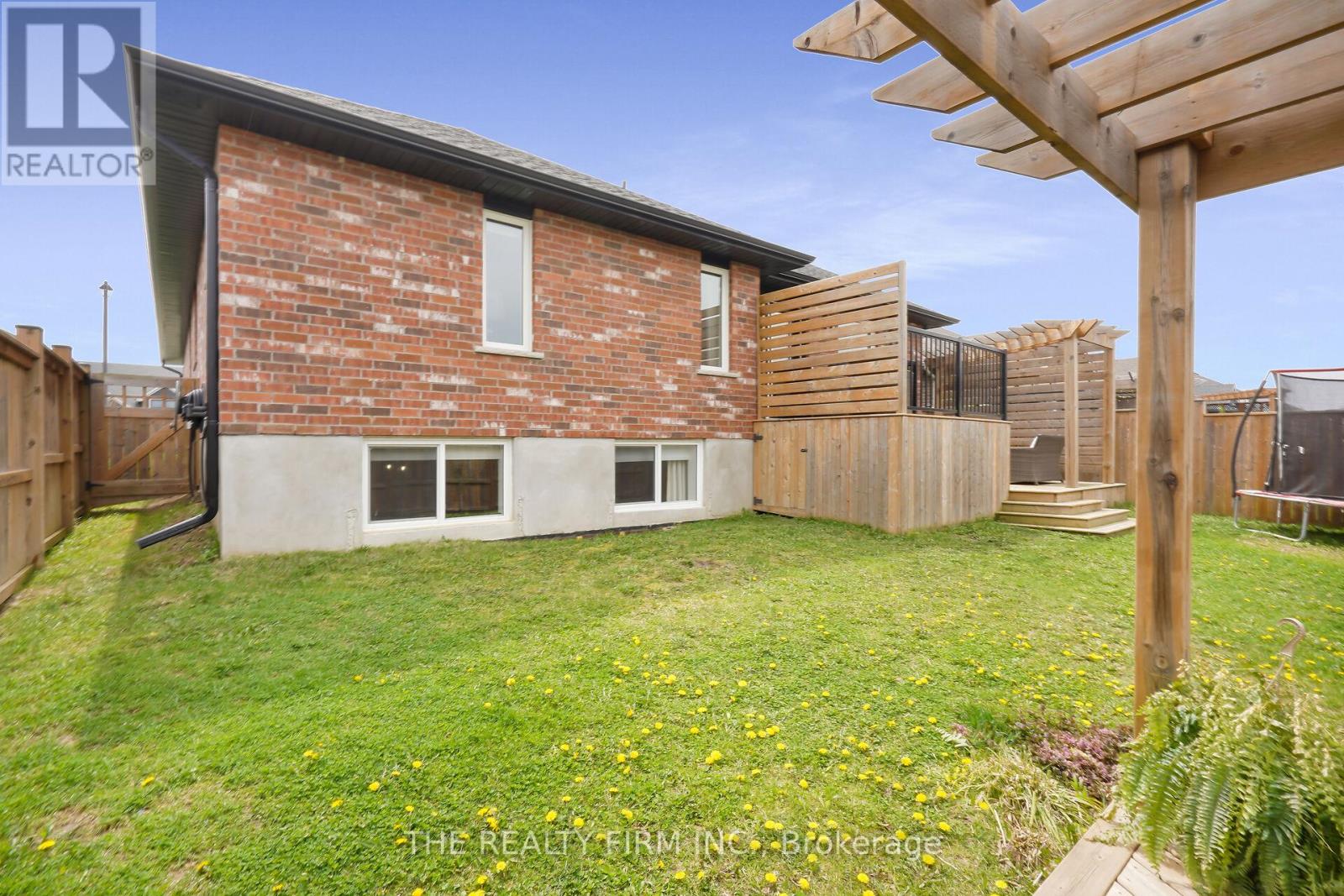 15 Glenwood Street, St. Thomas, Ontario  N5R 0G9 - Photo 43 - X12902416