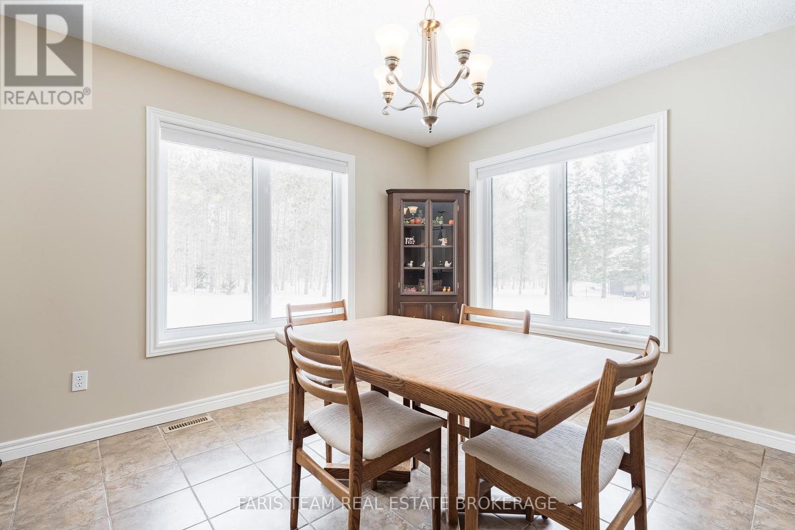 1973 Vespra Valley Road, Springwater, Ontario  L0L 1Y2 - Photo 10 - S12902406