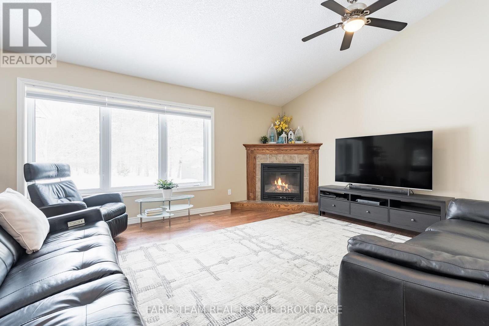 1973 Vespra Valley Road, Springwater, Ontario  L0L 1Y2 - Photo 12 - S12902406