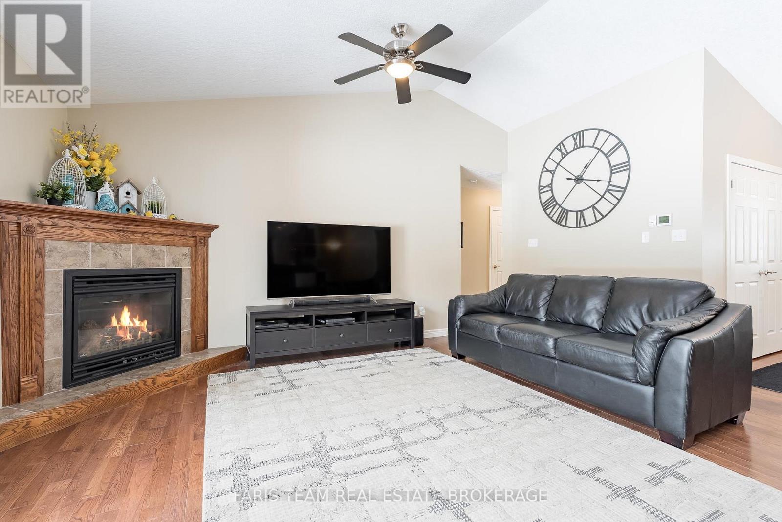 1973 Vespra Valley Road, Springwater, Ontario  L0L 1Y2 - Photo 13 - S12902406