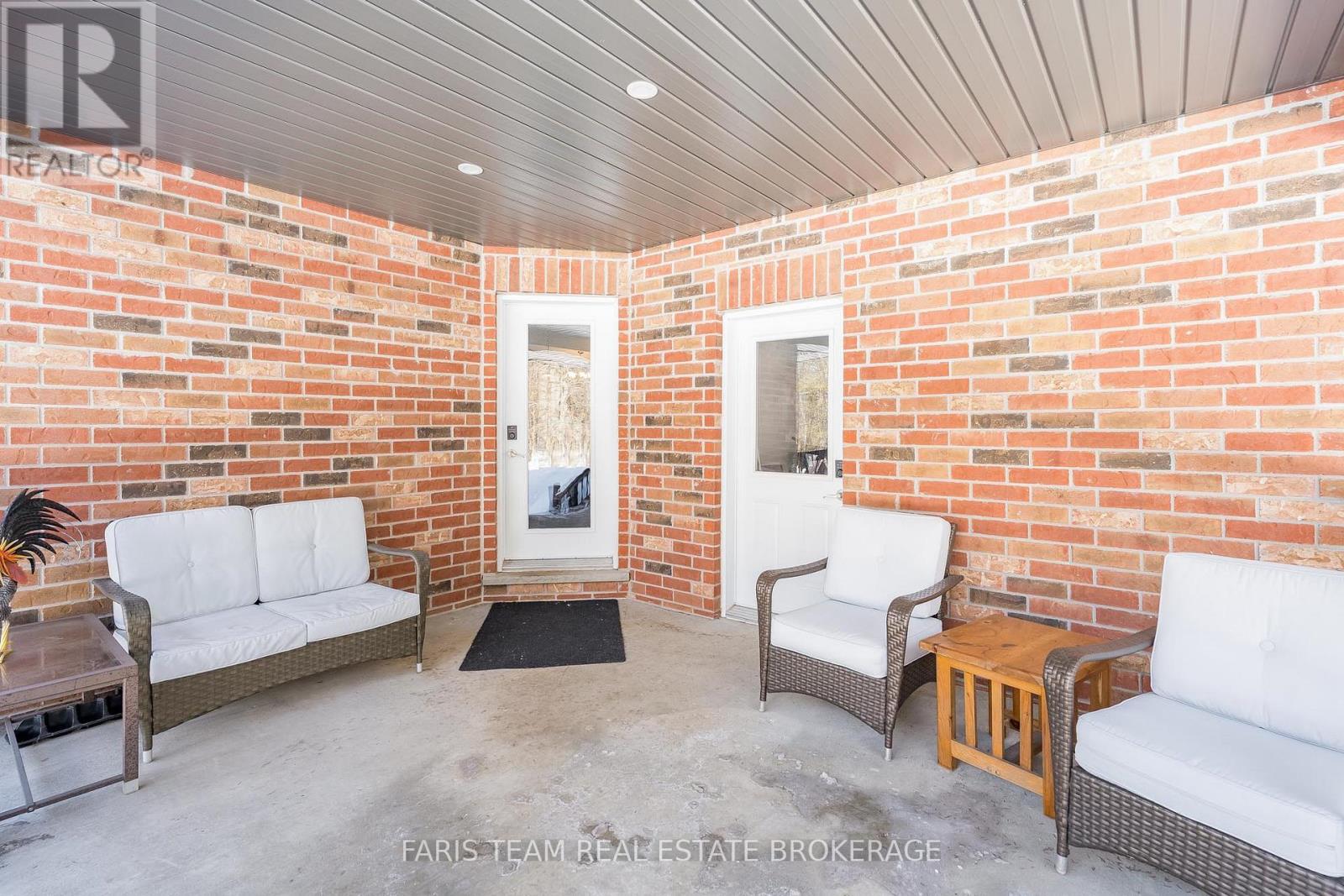 1973 Vespra Valley Road, Springwater, Ontario  L0L 1Y2 - Photo 26 - S12902406