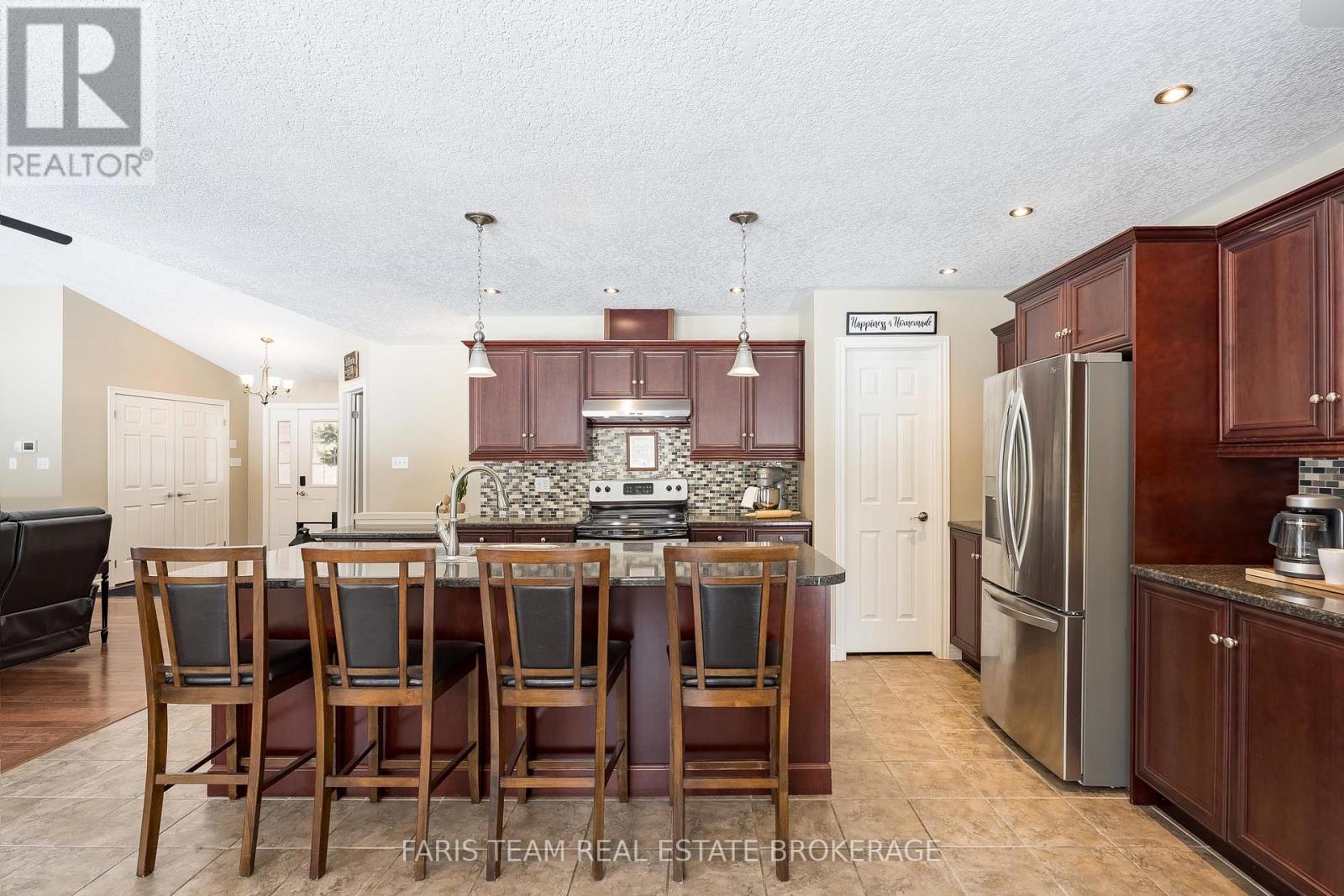 1973 Vespra Valley Road, Springwater, Ontario  L0L 1Y2 - Photo 8 - S12902406