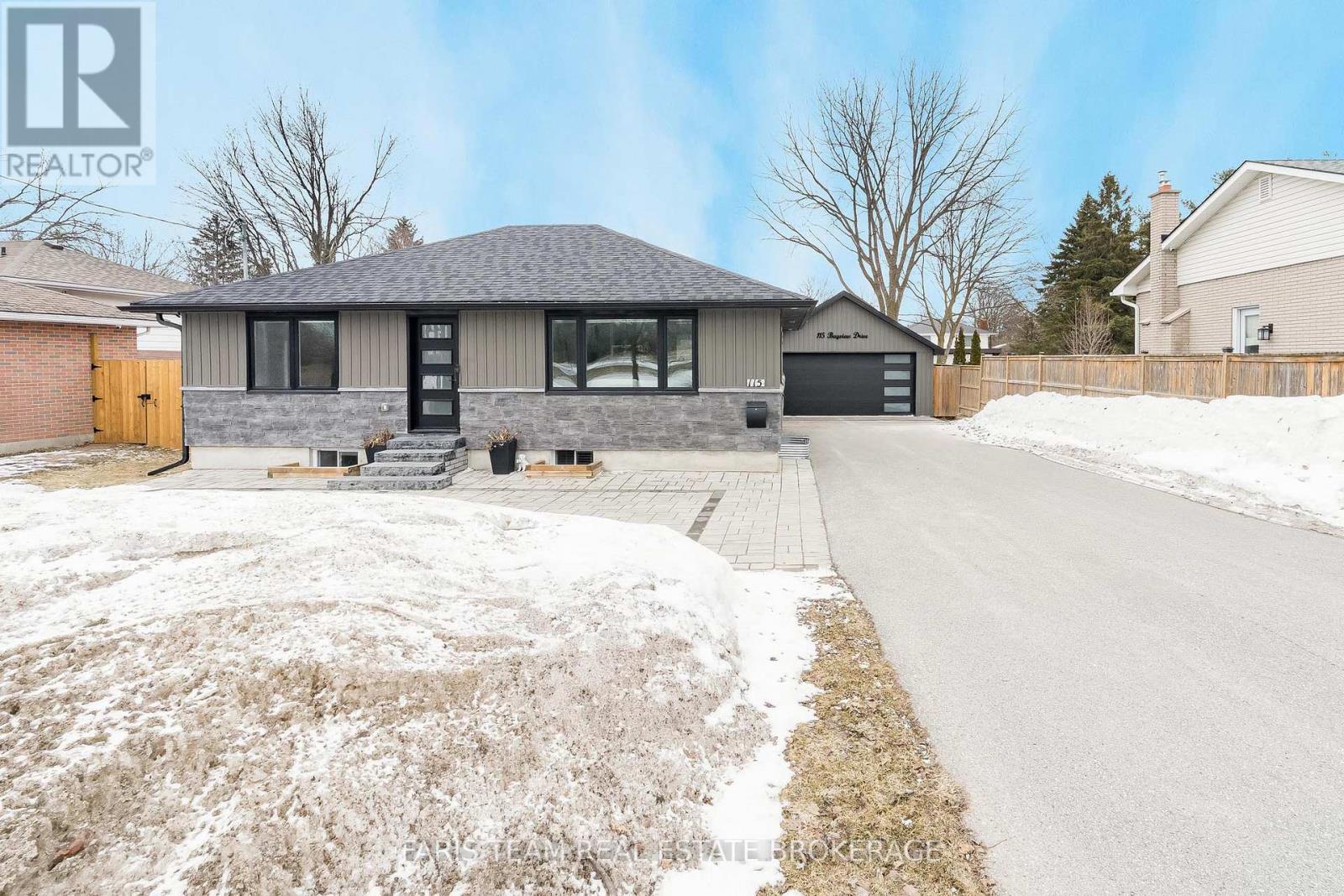 115 Bayview Drive, Barrie (Allandale Heights), Ontario  L4N 3P3 - Photo 2 - S12902410