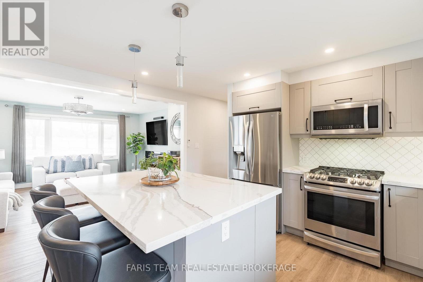 115 Bayview Drive, Barrie (Allandale Heights), Ontario  L4N 3P3 - Photo 9 - S12902410