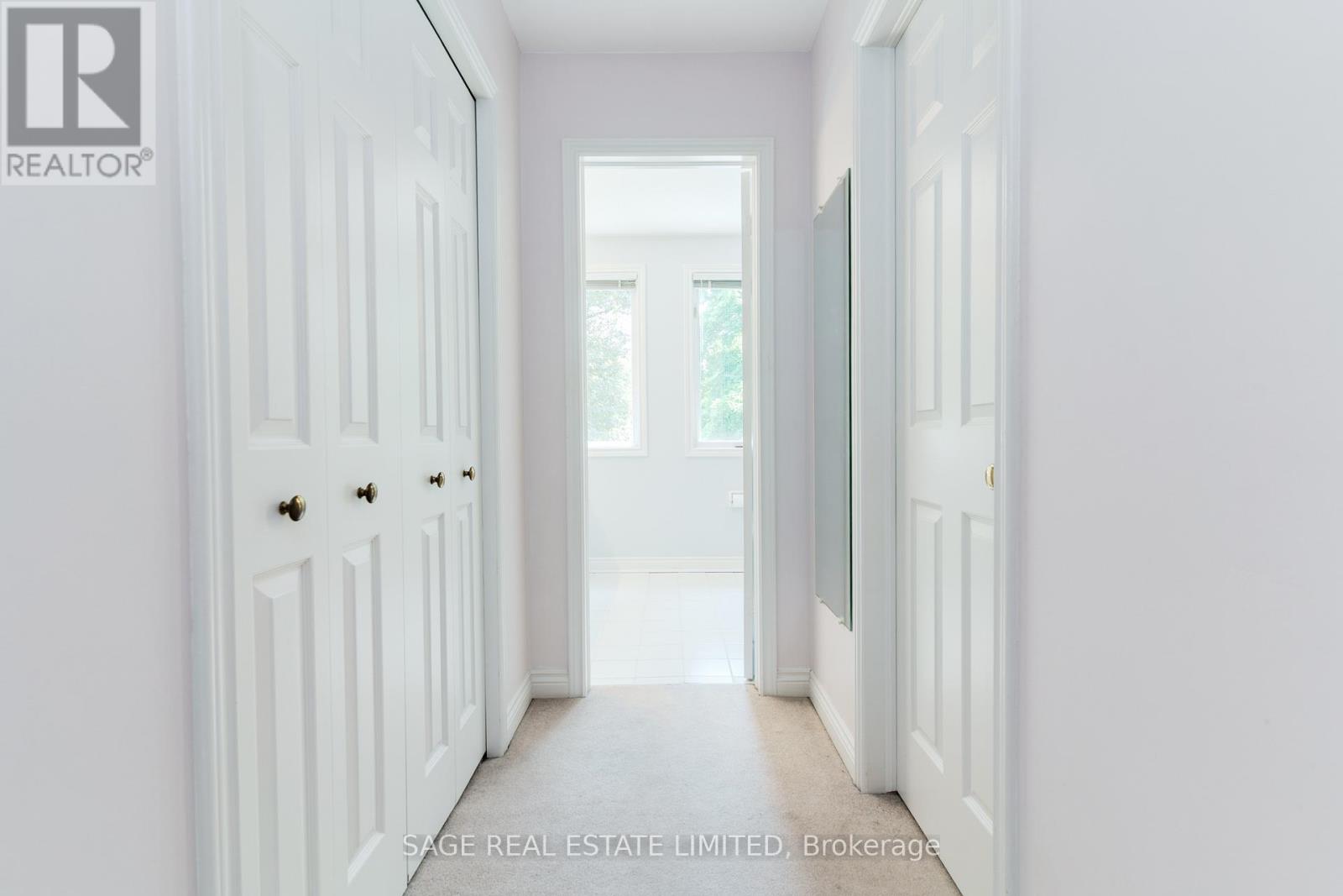 1859 Sherwood Forrest Circle, Mississauga, Ontario  L5K 2G6 - Photo 22 - W12899148