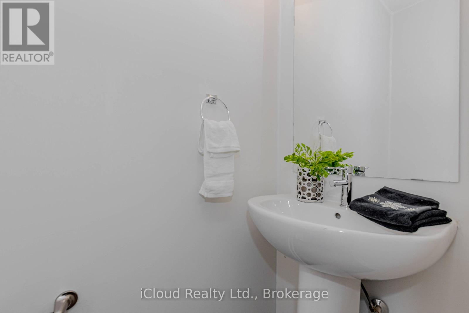 69 - 3189 Bastedo Common, Burlington, Ontario  L7M 0H4 - Photo 23 - W12899150