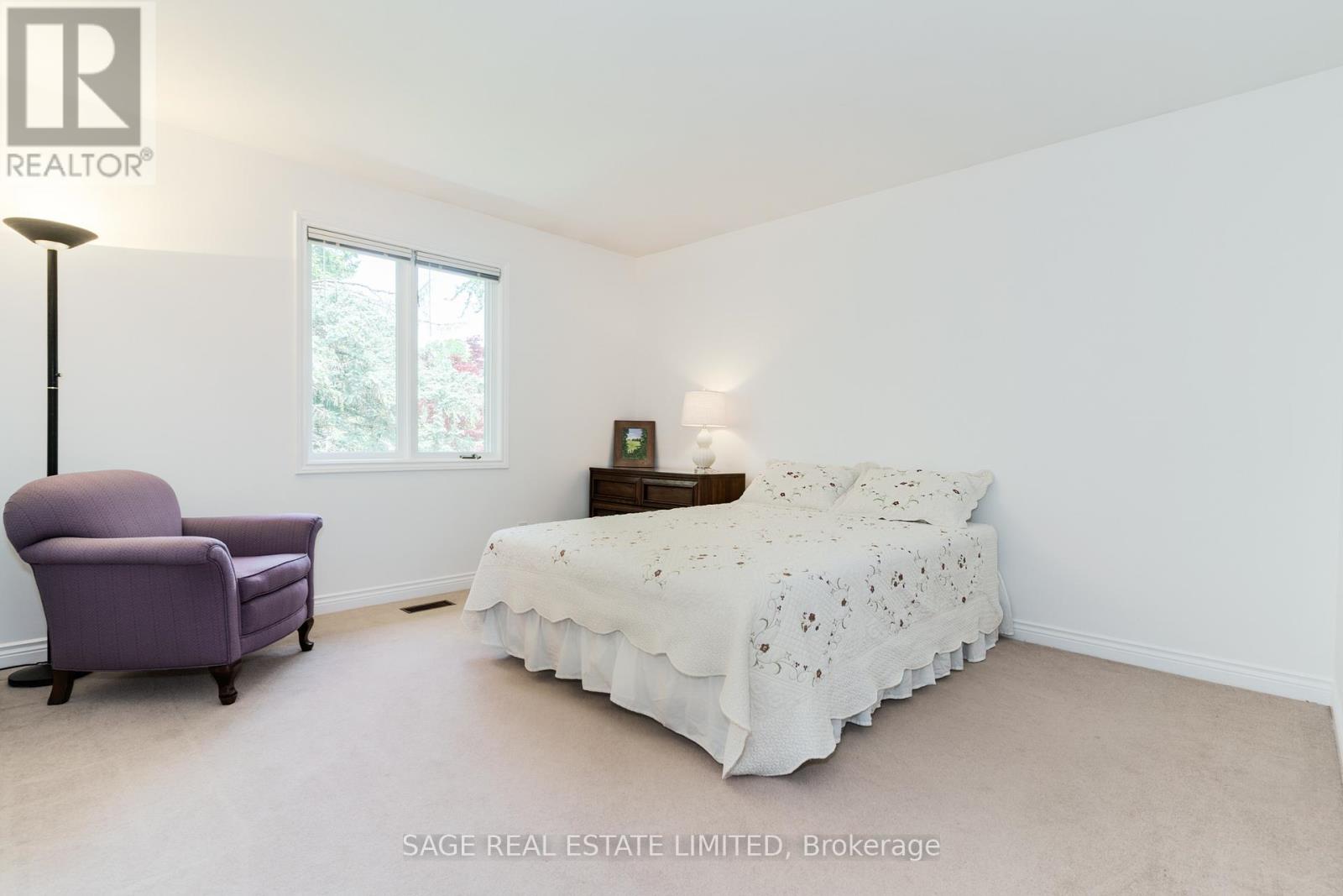 1859 Sherwood Forrest Circle, Mississauga, Ontario  L5K 2G6 - Photo 27 - W12899148