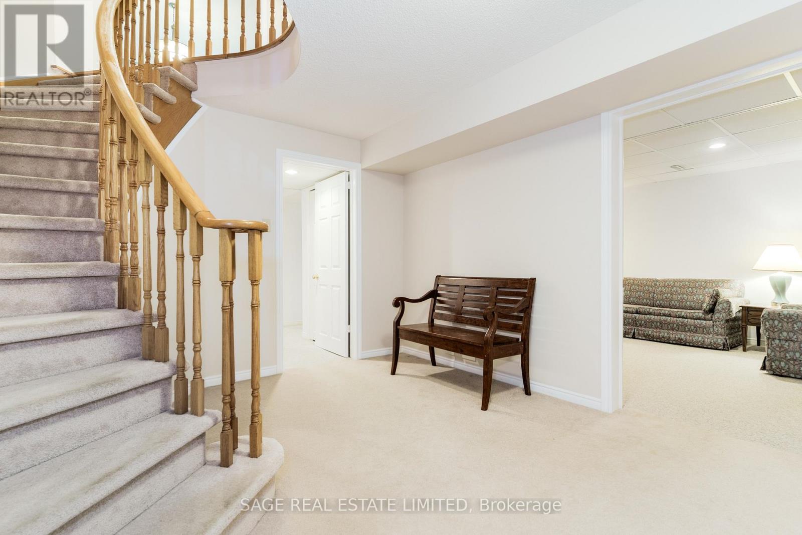 1859 Sherwood Forrest Circle, Mississauga, Ontario  L5K 2G6 - Photo 29 - W12899148