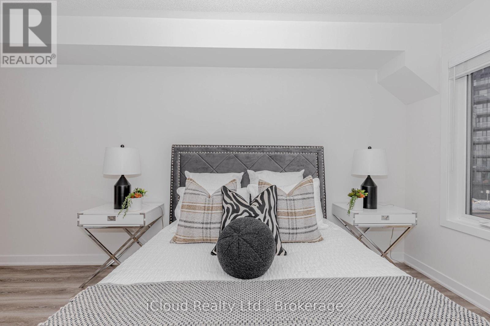 69 - 3189 Bastedo Common, Burlington, Ontario  L7M 0H4 - Photo 27 - W12899150