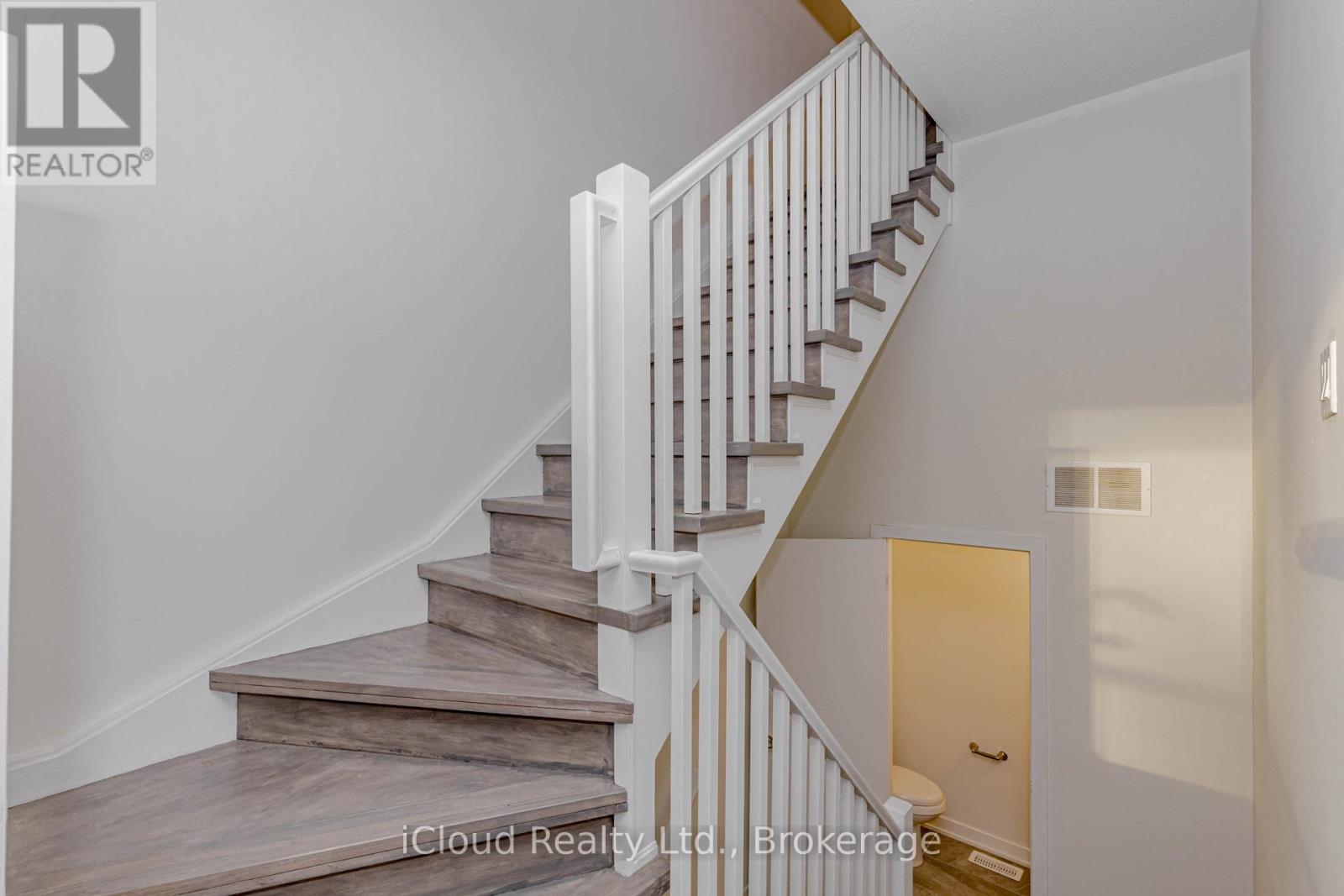 69 - 3189 Bastedo Common, Burlington, Ontario  L7M 0H4 - Photo 8 - W12899150