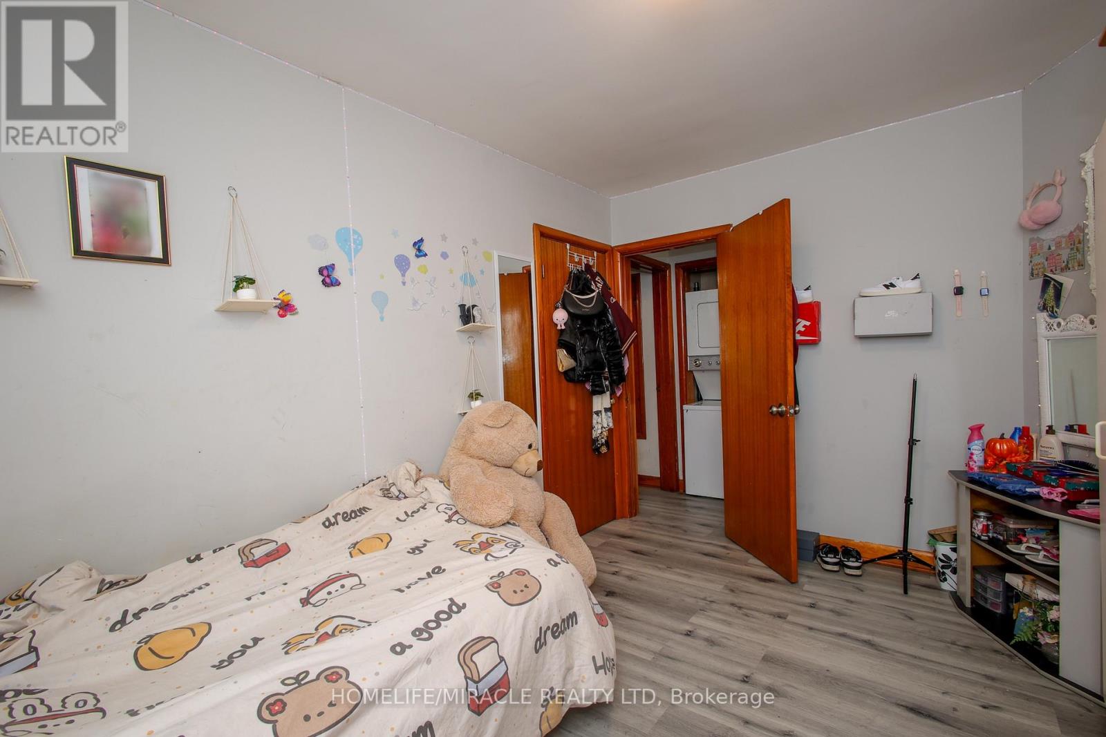 Photo 7 of 50 for 1171 Oxford Street E