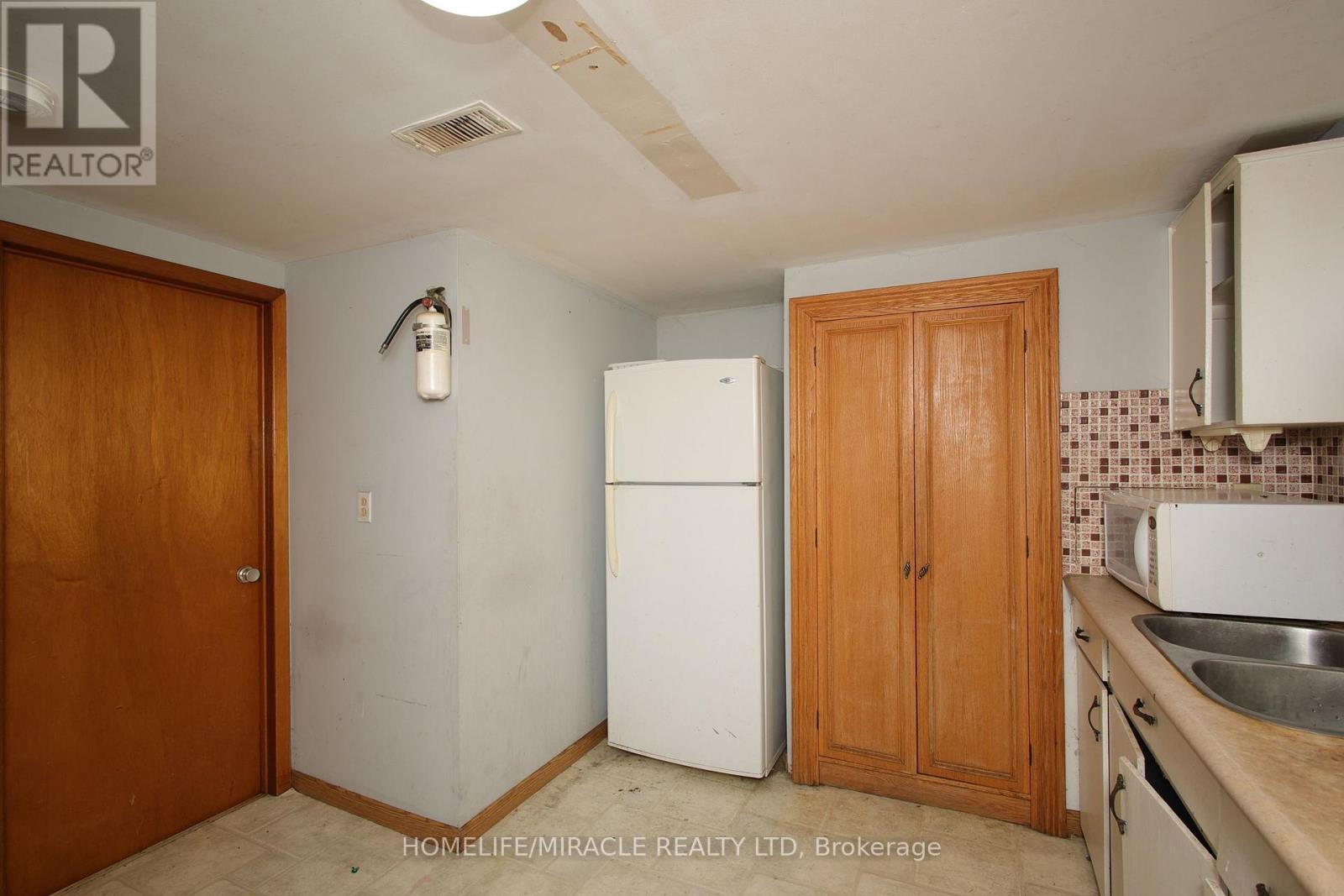 1171 Oxford Street E, London East, Ontario  N5Y 3L7 - Photo 36 - X12899076