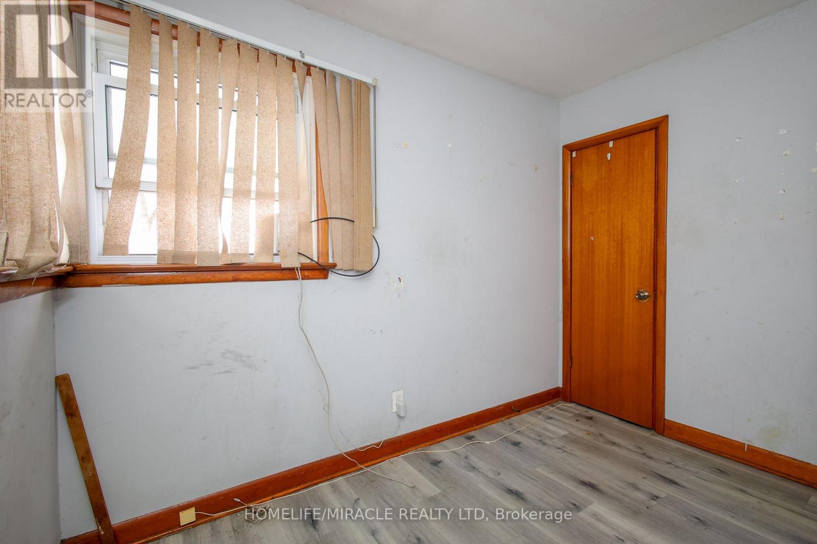 1171 Oxford Street E, London East, Ontario  N5Y 3L7 - Photo 9 - X12899076