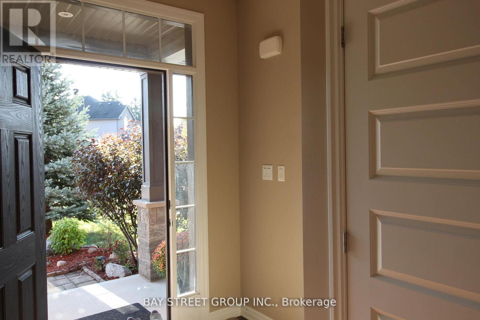 1451 Howlett Circle, London North, Ontario  N5X 0K5 - Photo 3 - X12899104