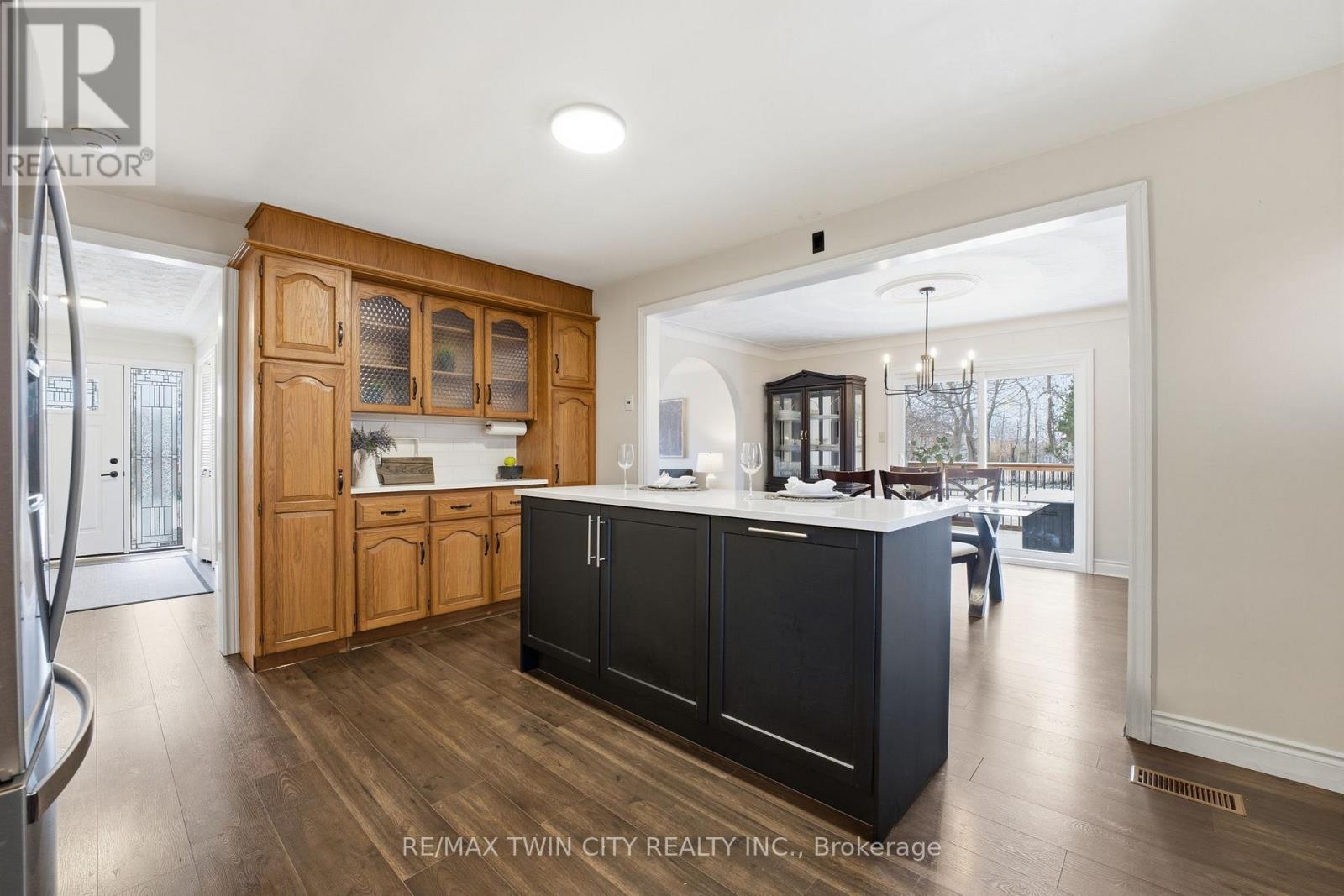 235 Elliott Street, Cambridge, Ontario  N1R 2L2 - Photo 10 - X12899130