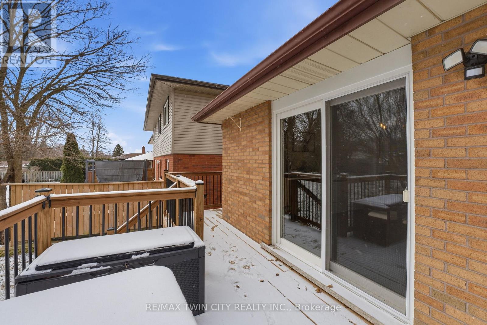 235 Elliott Street, Cambridge, Ontario  N1R 2L2 - Photo 39 - X12899130