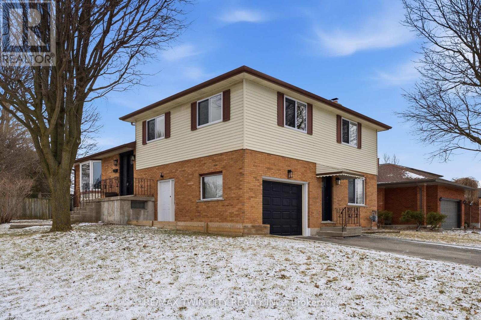 235 ELLIOTT STREET, Cambridge, Ontario