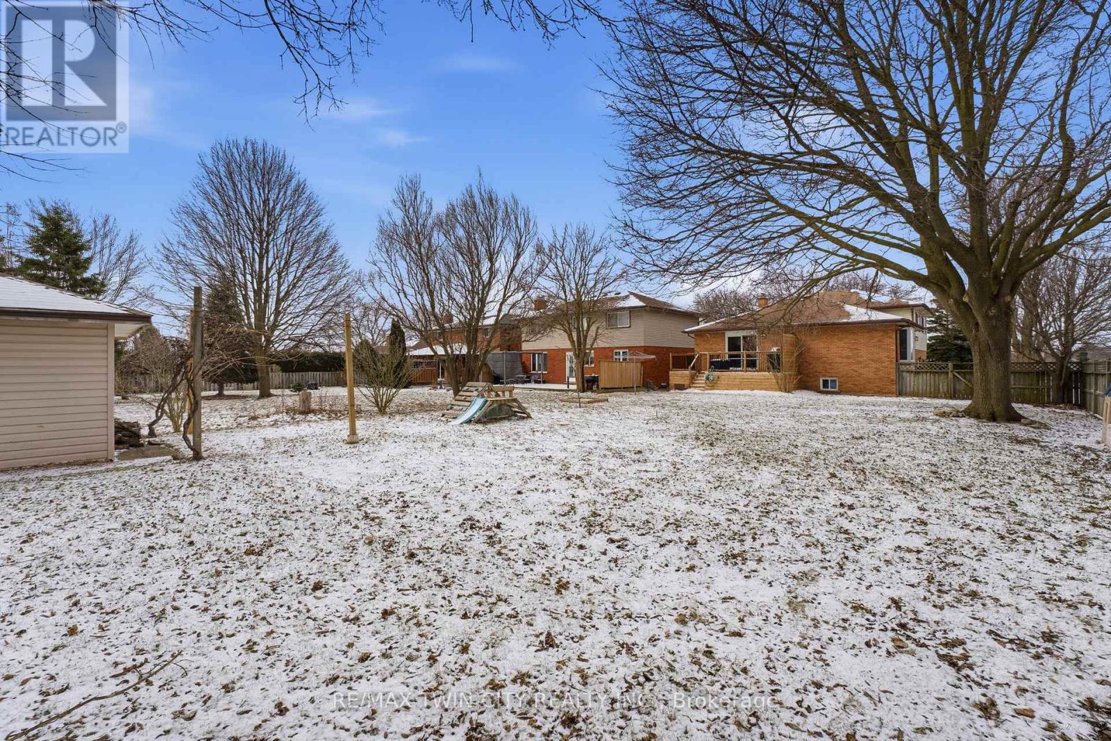 235 Elliott Street, Cambridge, Ontario  N1R 2L2 - Photo 42 - X12899130