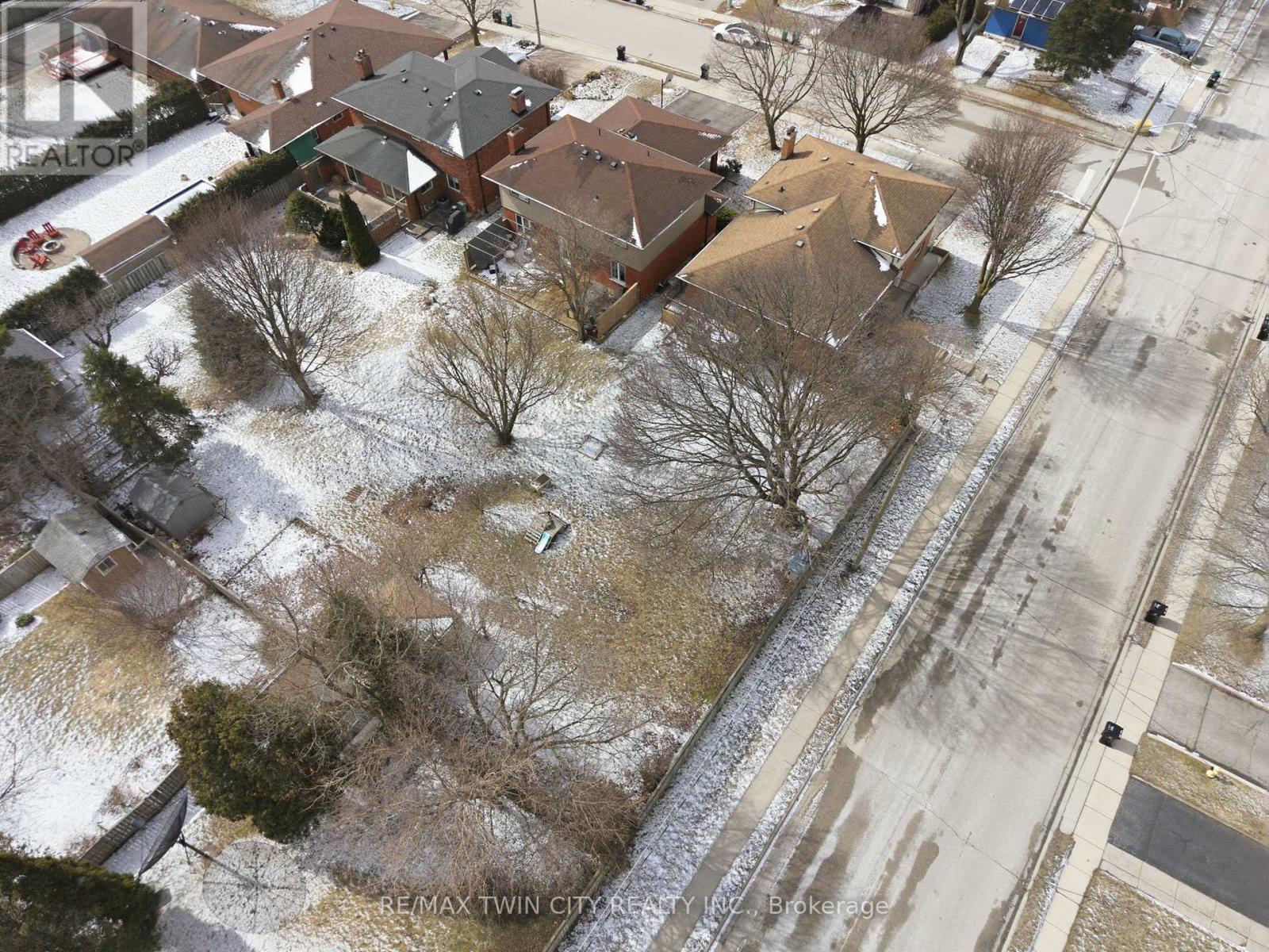 235 Elliott Street, Cambridge, Ontario  N1R 2L2 - Photo 43 - X12899130