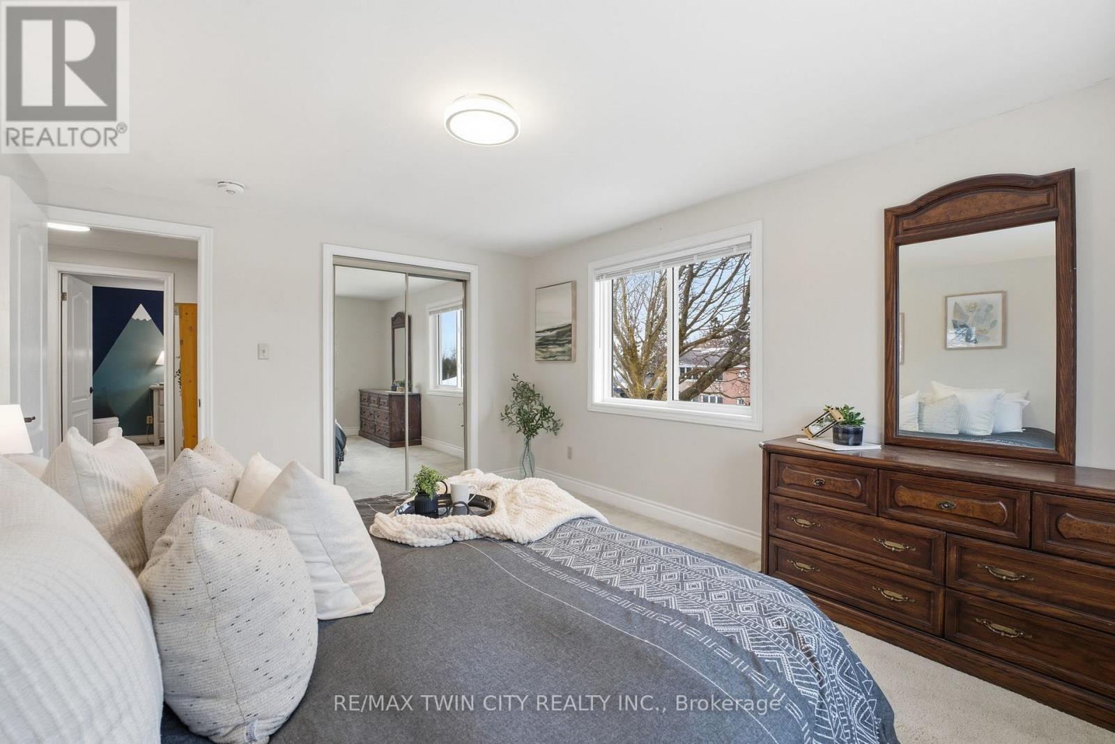 235 Elliott Street, Cambridge, Ontario  N1R 2L2 - Photo 17 - X12899130