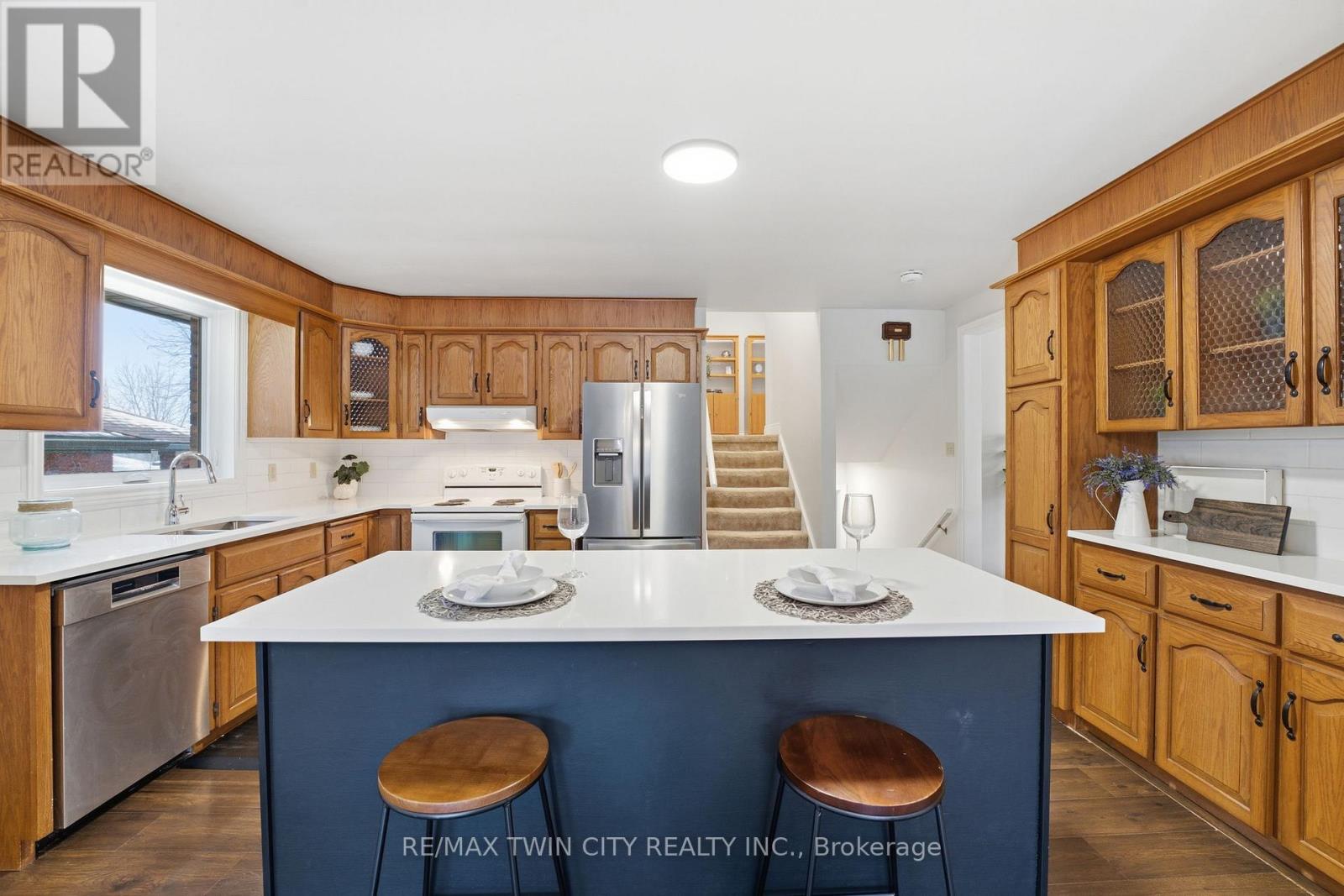 235 Elliott Street, Cambridge, Ontario  N1R 2L2 - Photo 9 - X12899130