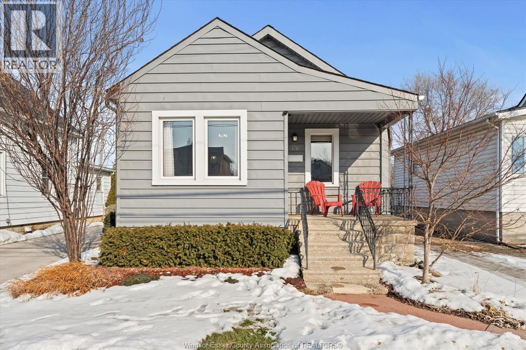 MLS# 26005781: 376 LAUZON, Windsor, Canada